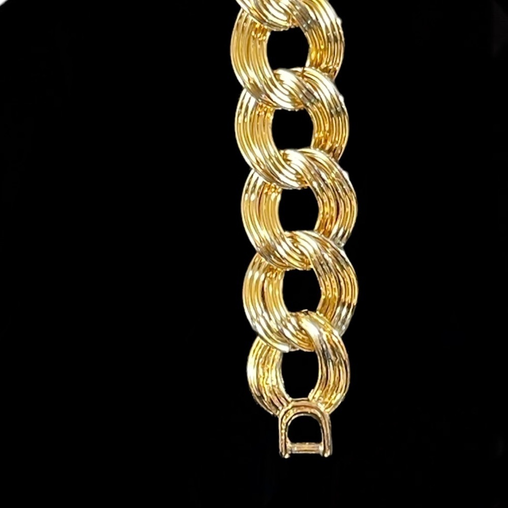 Vintage Monet- Gold Chunky Double Chain Loop Necklace, Bracelet and Broach - Picture 4 of 7